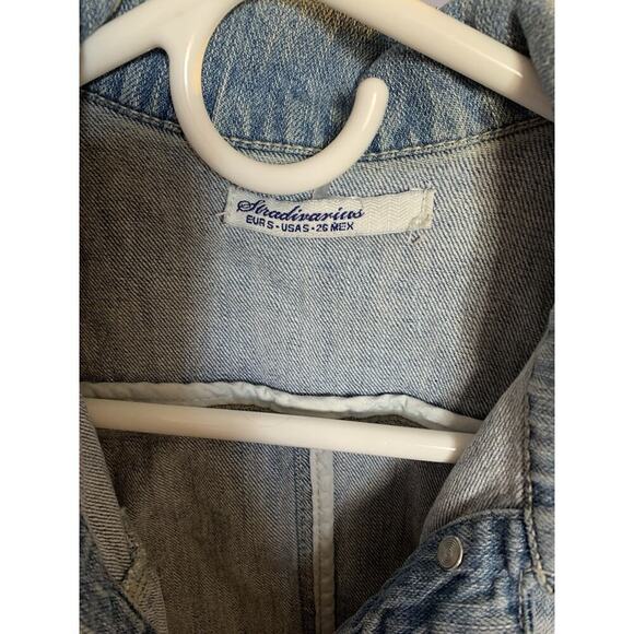 Stradivarius Womens Jean Jacket Distressed Frayed Sleeveless Size Small Sm - Picture 2 of 4